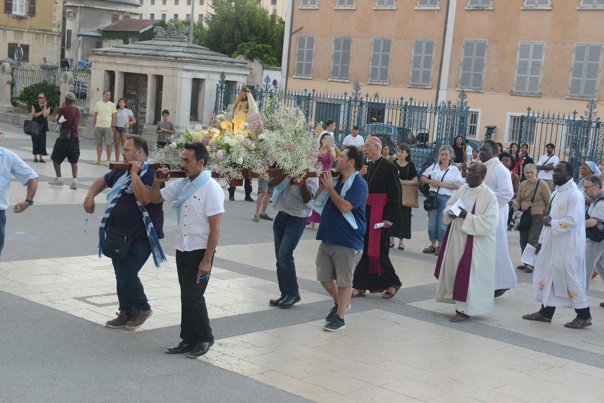 Assumption, Procession, Monseigneur Patrick Le Gal, Fourvière, Lyon, France, 2025